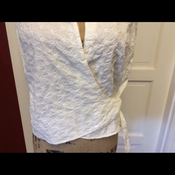Ralph Lauren wrap Eyelet blouse - Picture 3 of 8